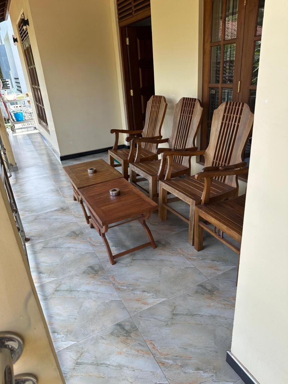 Lahiru Airport Villa Andiambalama Exterior foto